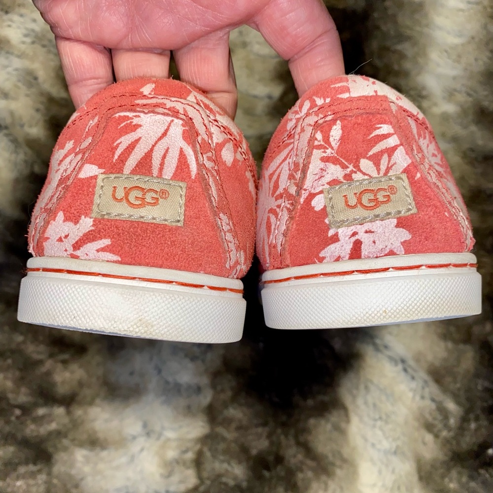 UGG Slip On